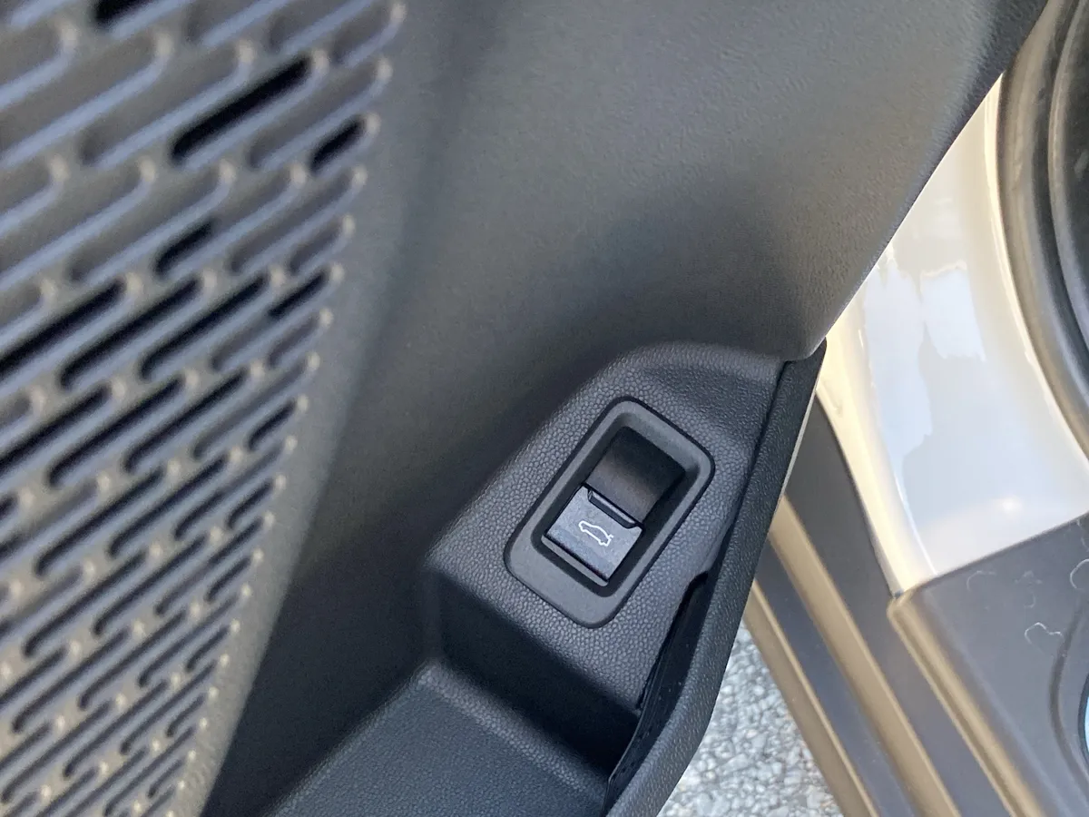 2026 MINI Hardtop 2 Door Cooper thumbnail 19