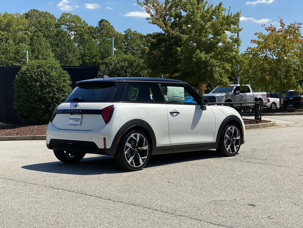 2026 MINI Hardtop 2 Door Cooper thumbnail 2