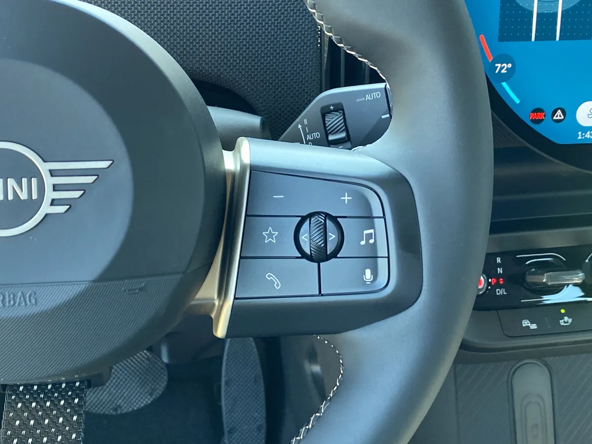 2026 MINI Hardtop 2 Door Cooper thumbnail 23