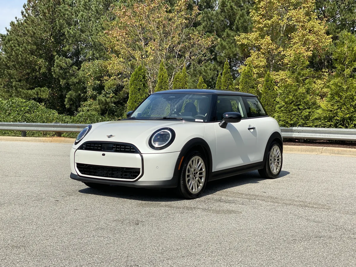 2026 MINI Hardtop 2 Door Cooper thumbnail 11