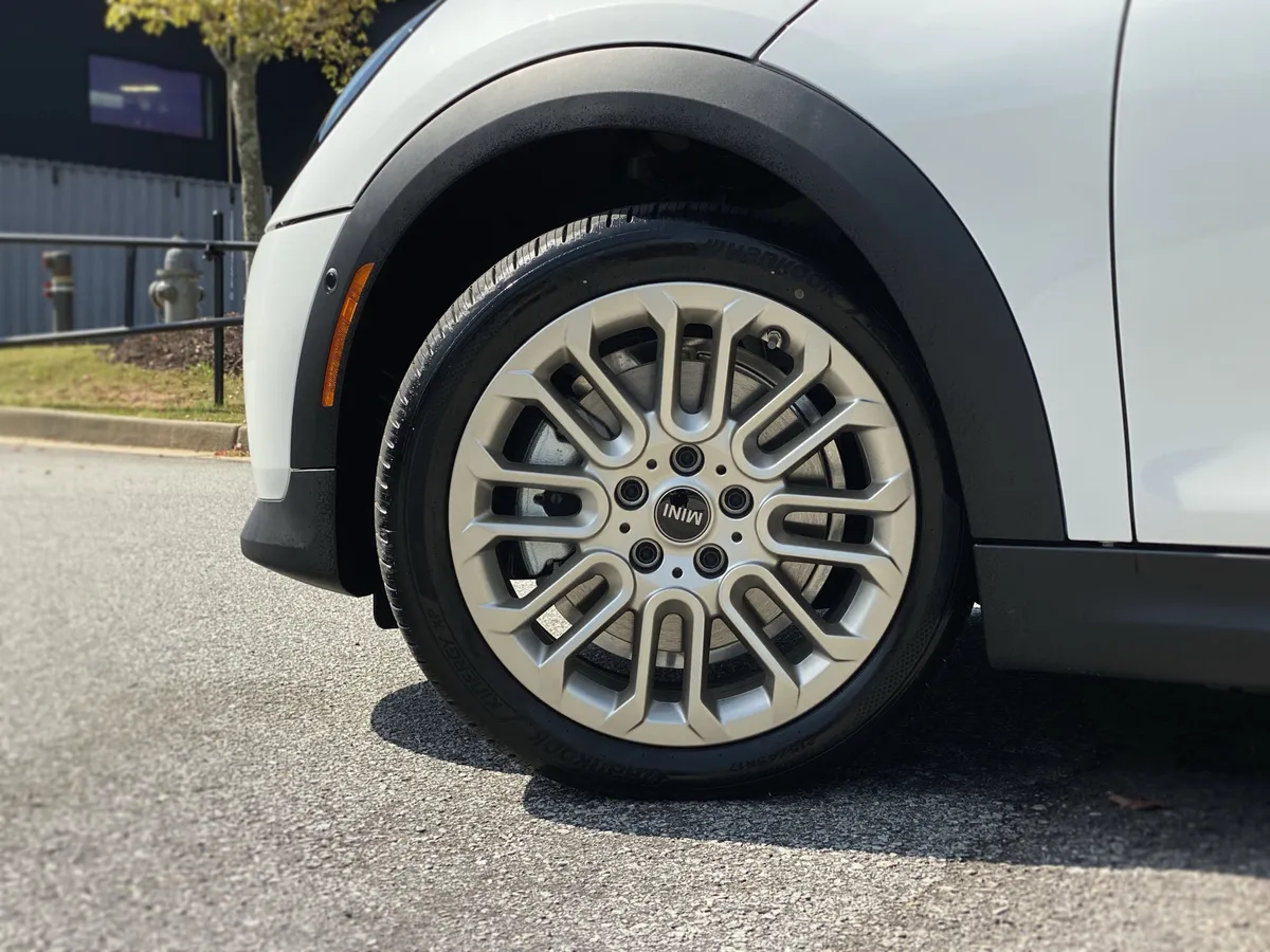 2026 MINI Hardtop 2 Door Cooper thumbnail 15