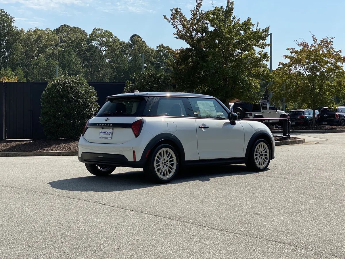 2026 MINI Hardtop 2 Door Cooper thumbnail 2