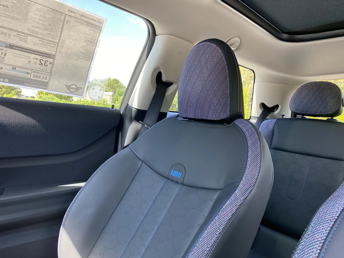 2026 MINI Hardtop 2 Door Cooper thumbnail 21
