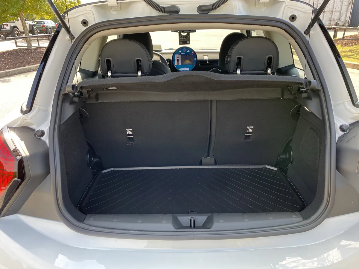 2026 MINI Hardtop 2 Door Cooper thumbnail 34