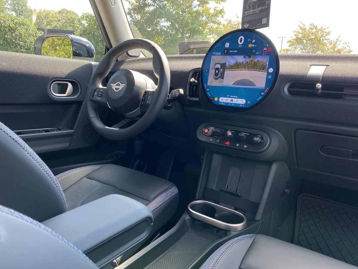 2026 MINI Hardtop 2 Door Cooper thumbnail 5