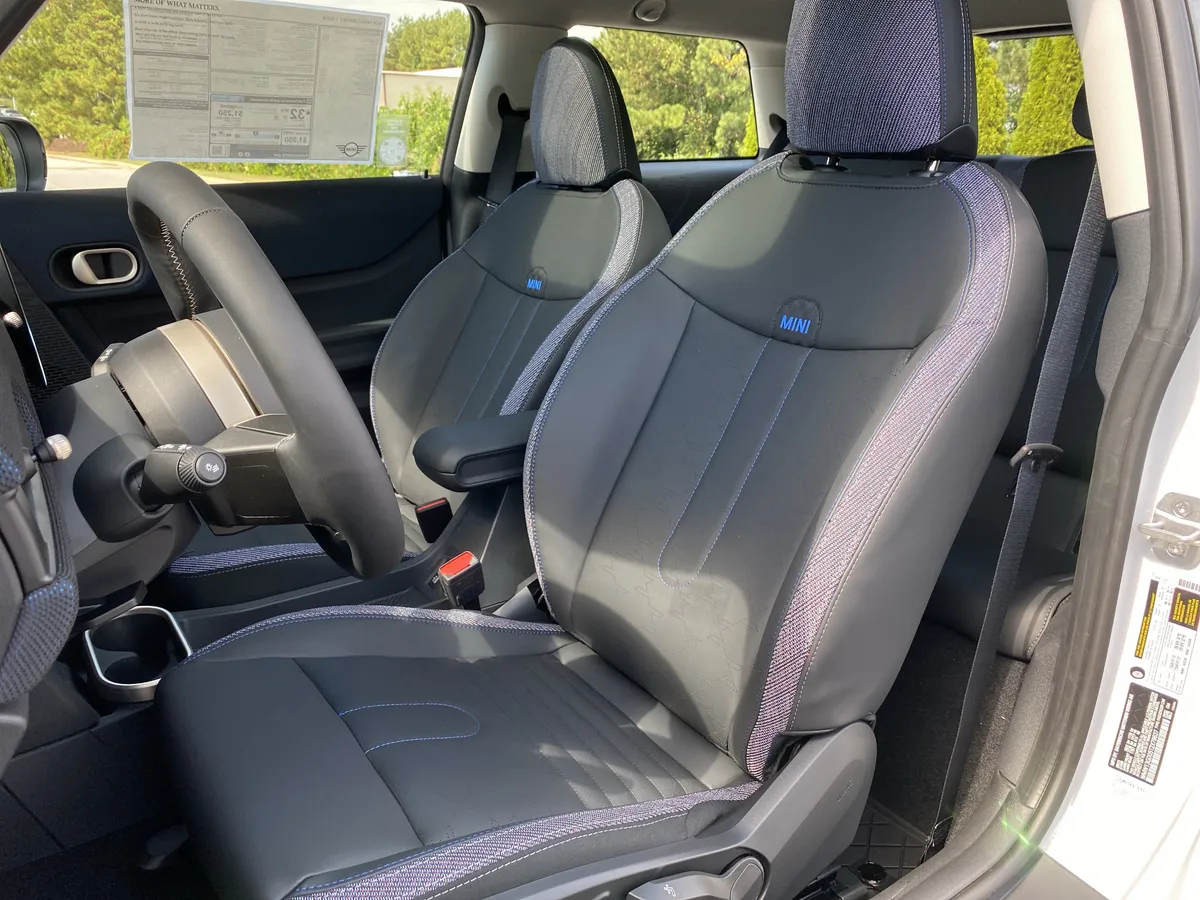 2026 MINI Hardtop 2 Door Cooper thumbnail 6