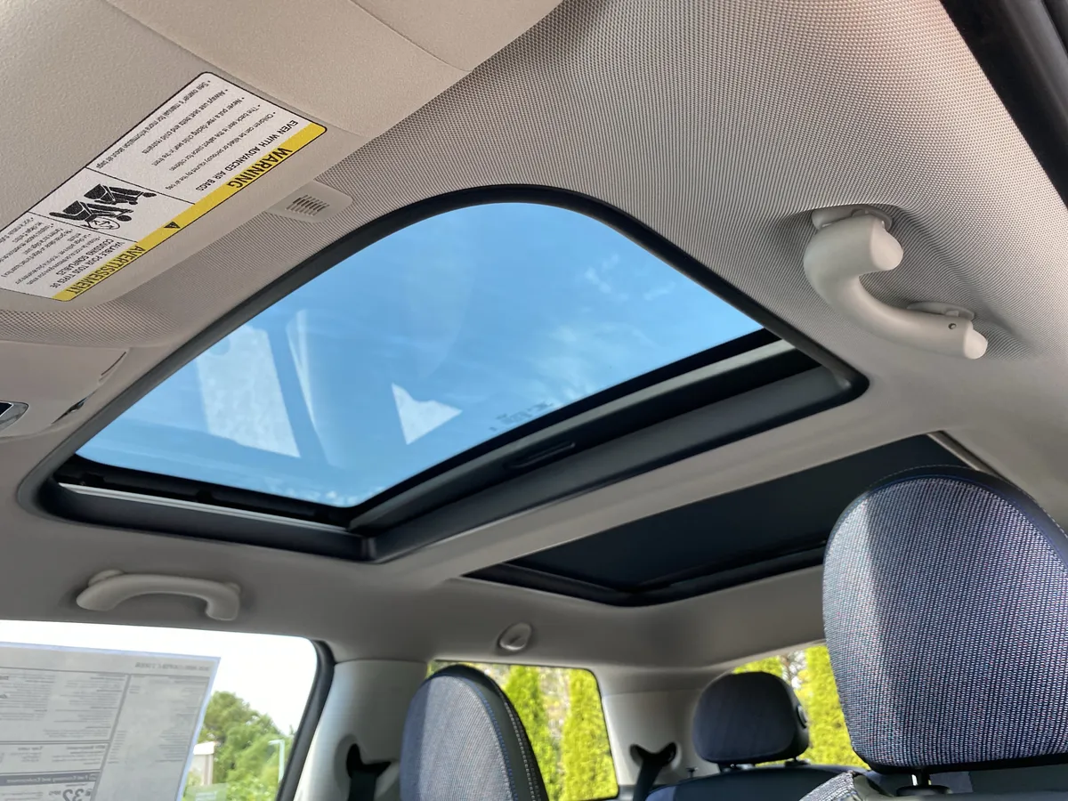 2026 MINI Hardtop 2 Door Cooper thumbnail 8