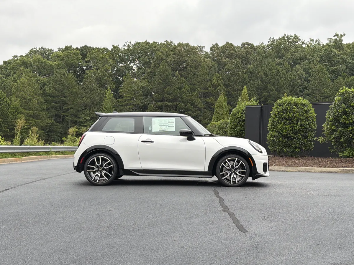 2026 MINI Hardtop 2 Door thumbnail 11