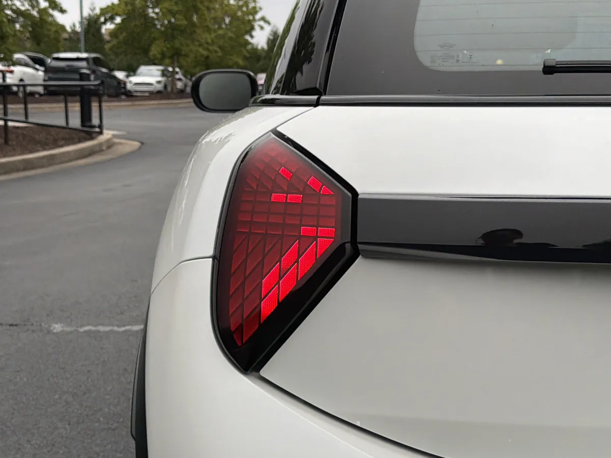 2026 MINI Hardtop 2 Door thumbnail 15