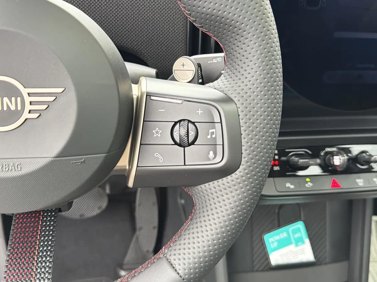 2026 MINI Hardtop 2 Door thumbnail 31