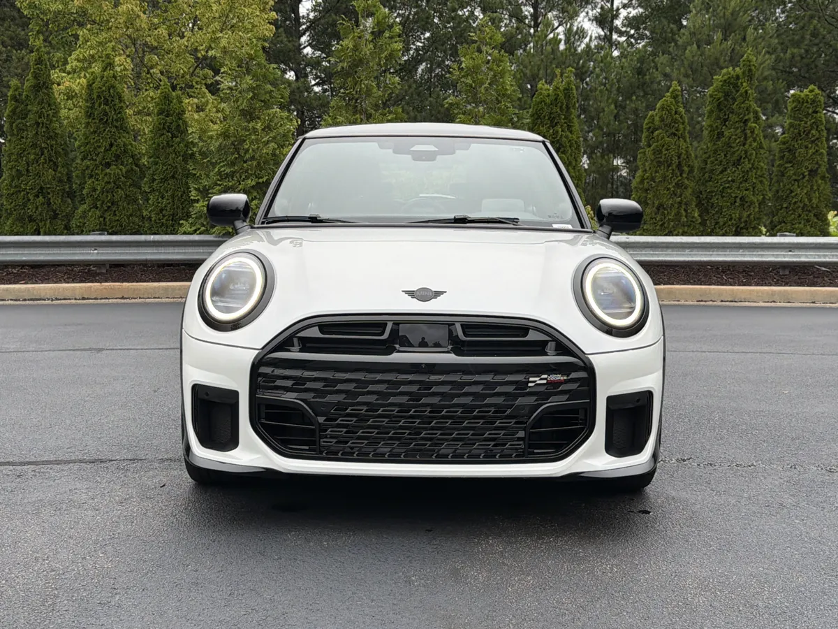2026 MINI Hardtop 2 Door thumbnail 4