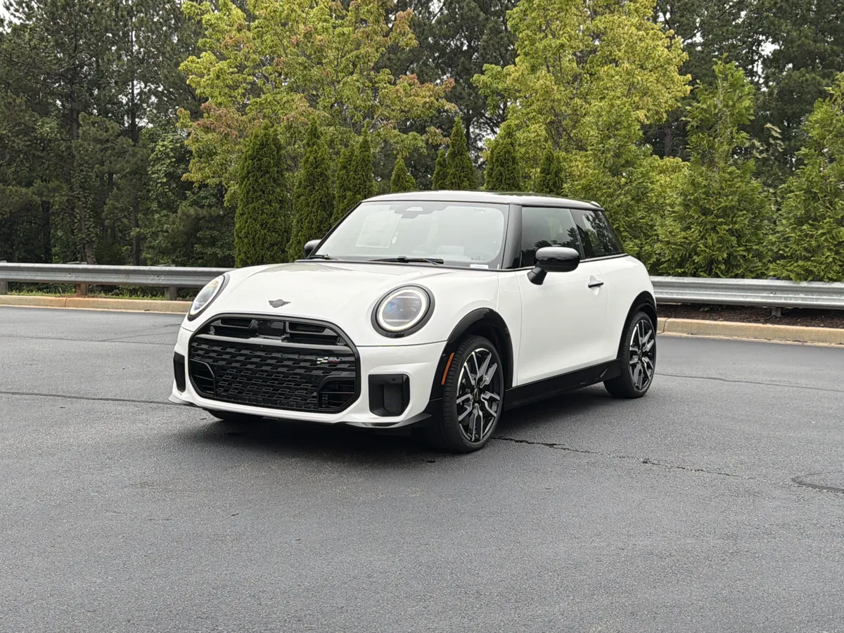 2026 MINI Hardtop 2 Door thumbnail 5