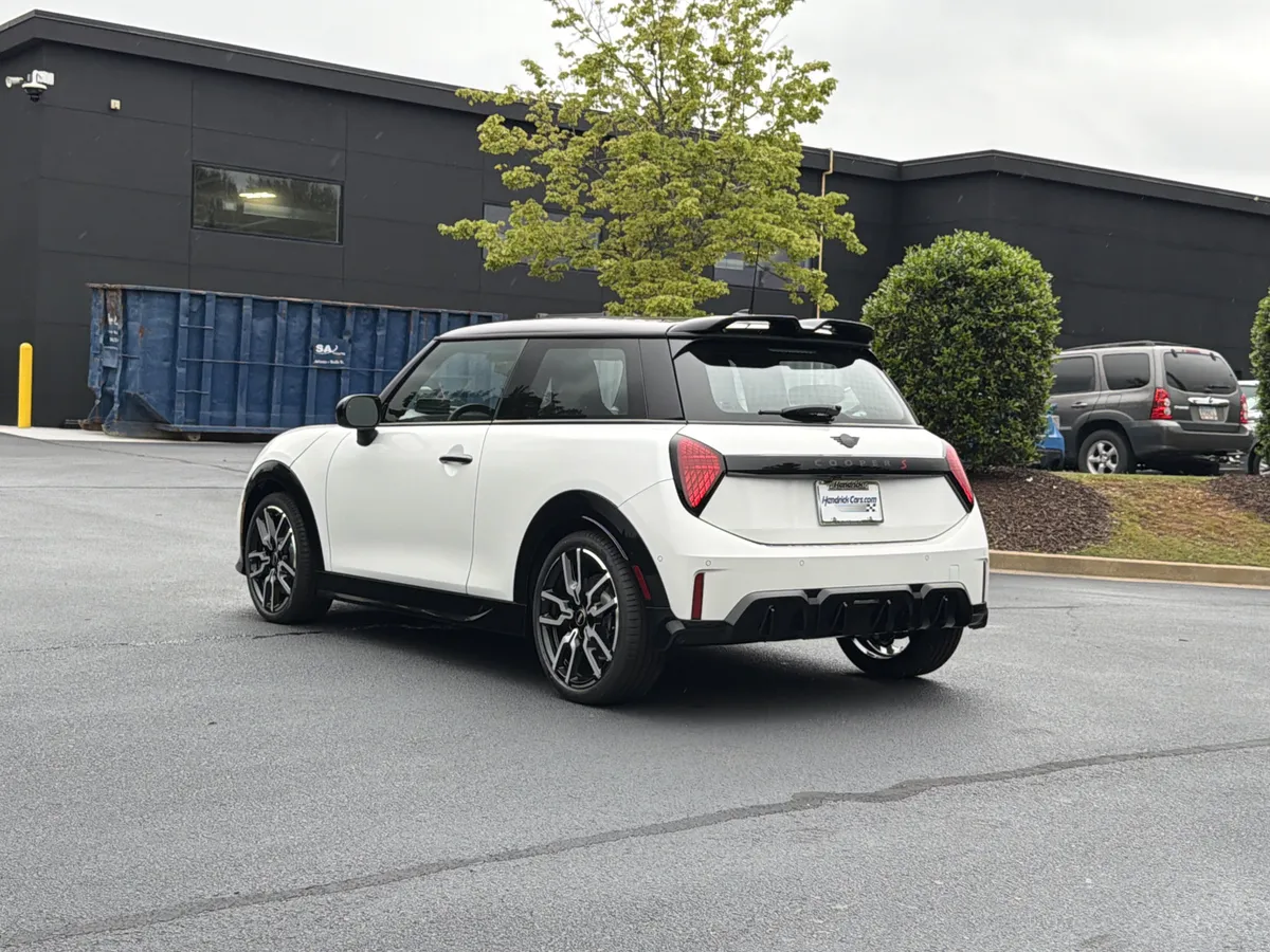 2026 MINI Hardtop 2 Door thumbnail 7
