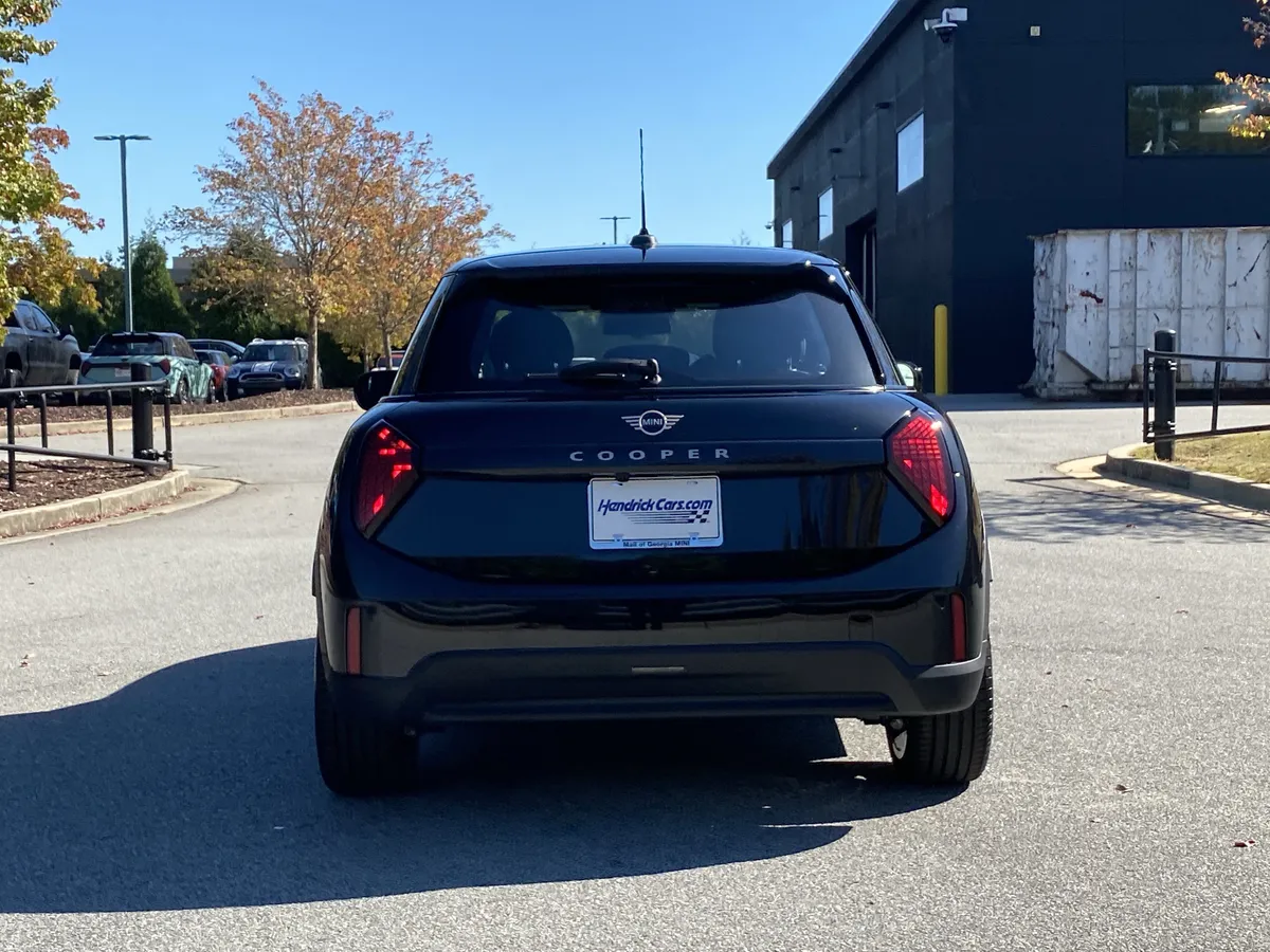 2026 MINI Hardtop 4 Door Cooper thumbnail 13
