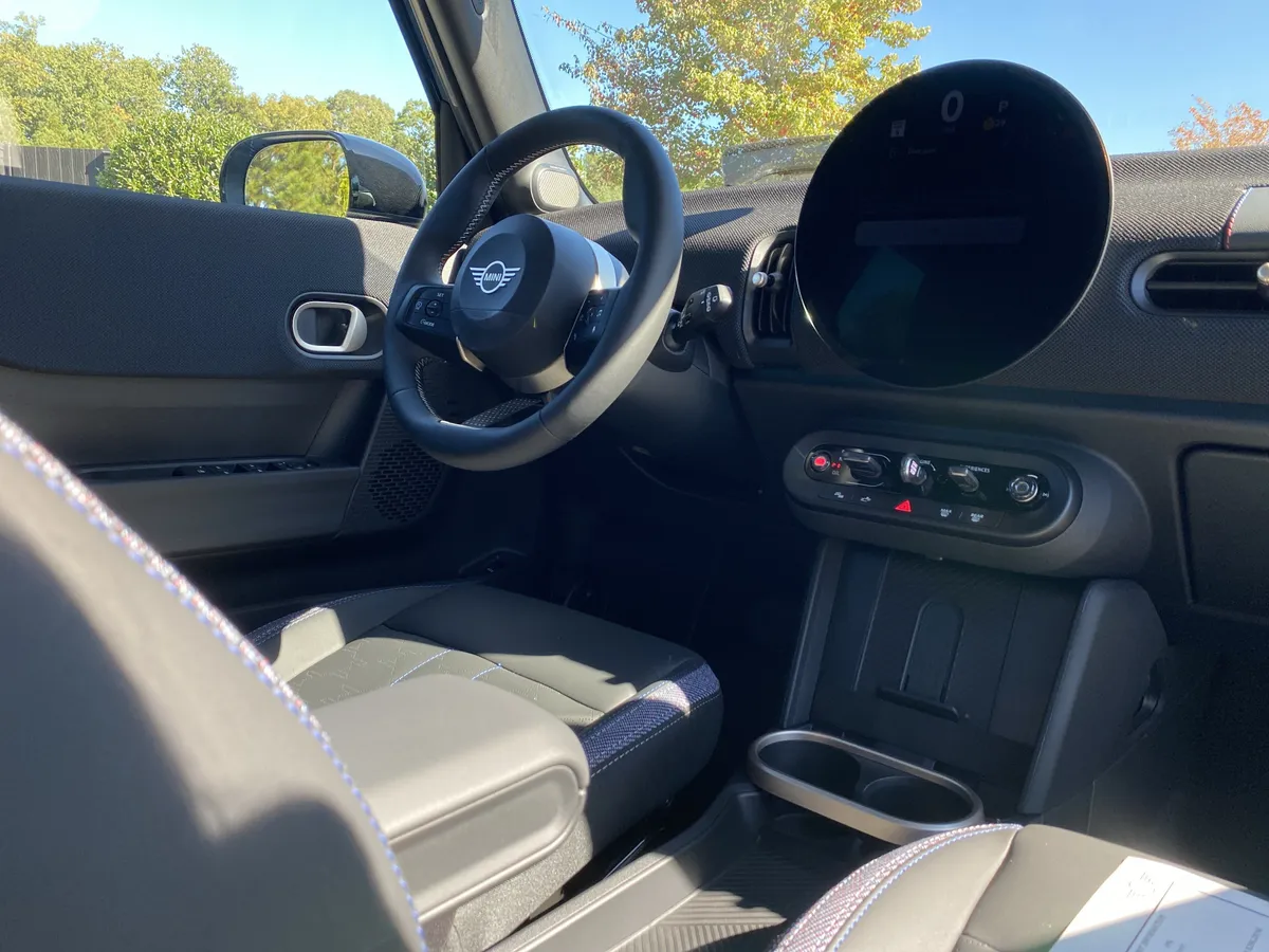 2026 MINI Hardtop 4 Door Cooper thumbnail 4