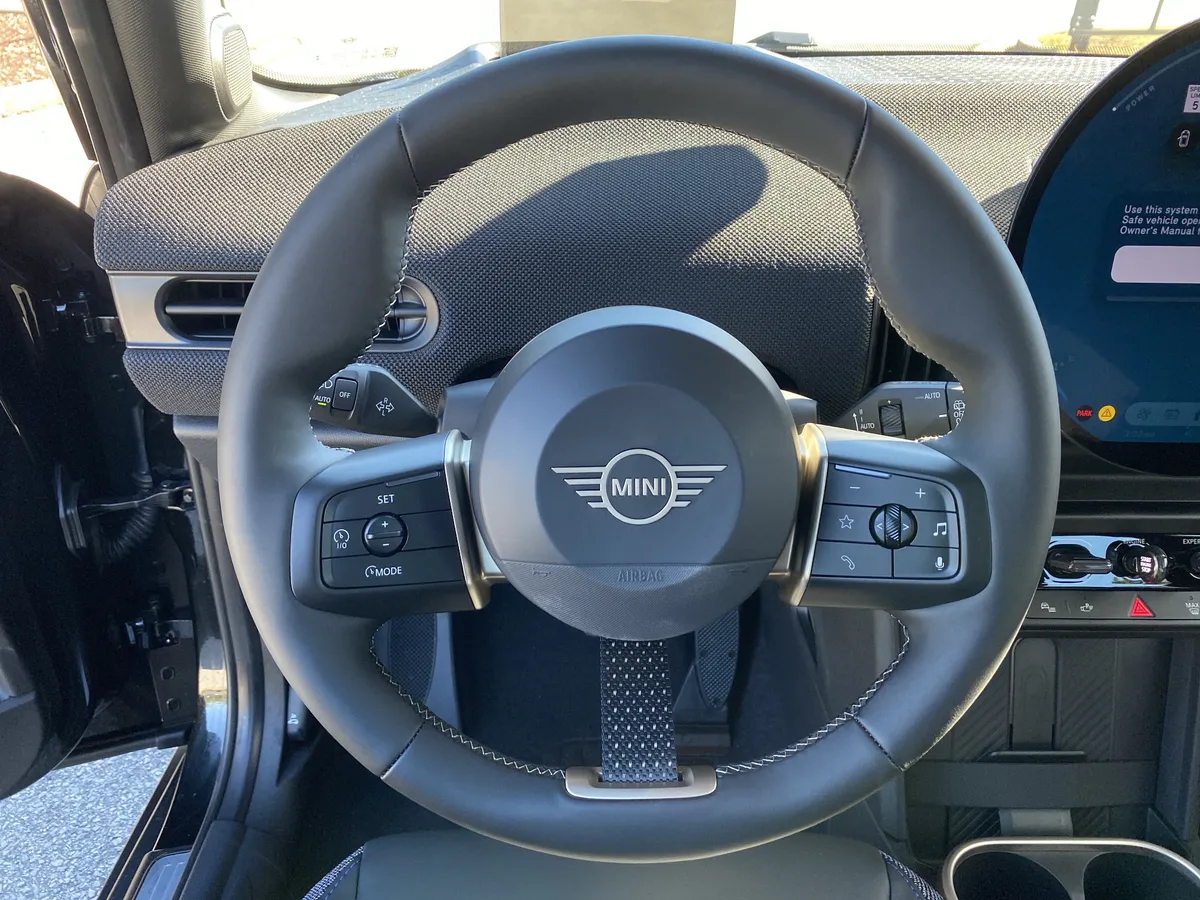 2026 MINI Hardtop 4 Door Cooper thumbnail 8