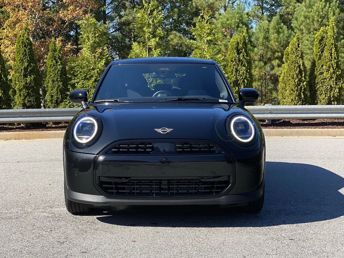 2026 MINI Hardtop 4 Door Cooper thumbnail 9