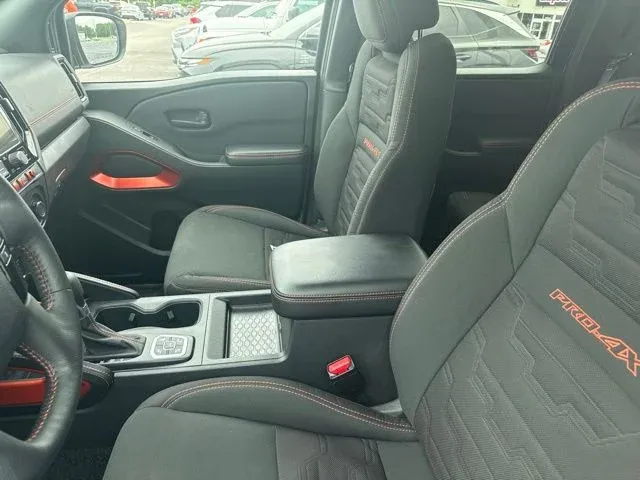 2026 Nissan Frontier PRO-4X thumbnail 4