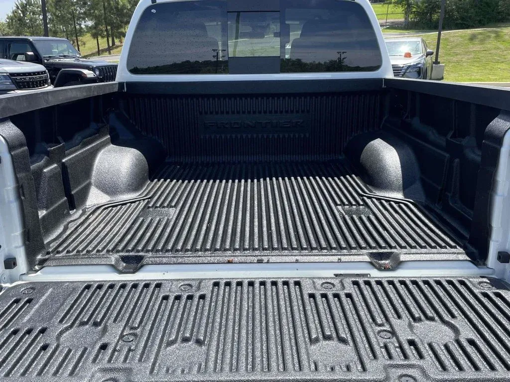 2026 Nissan Frontier SV thumbnail 26