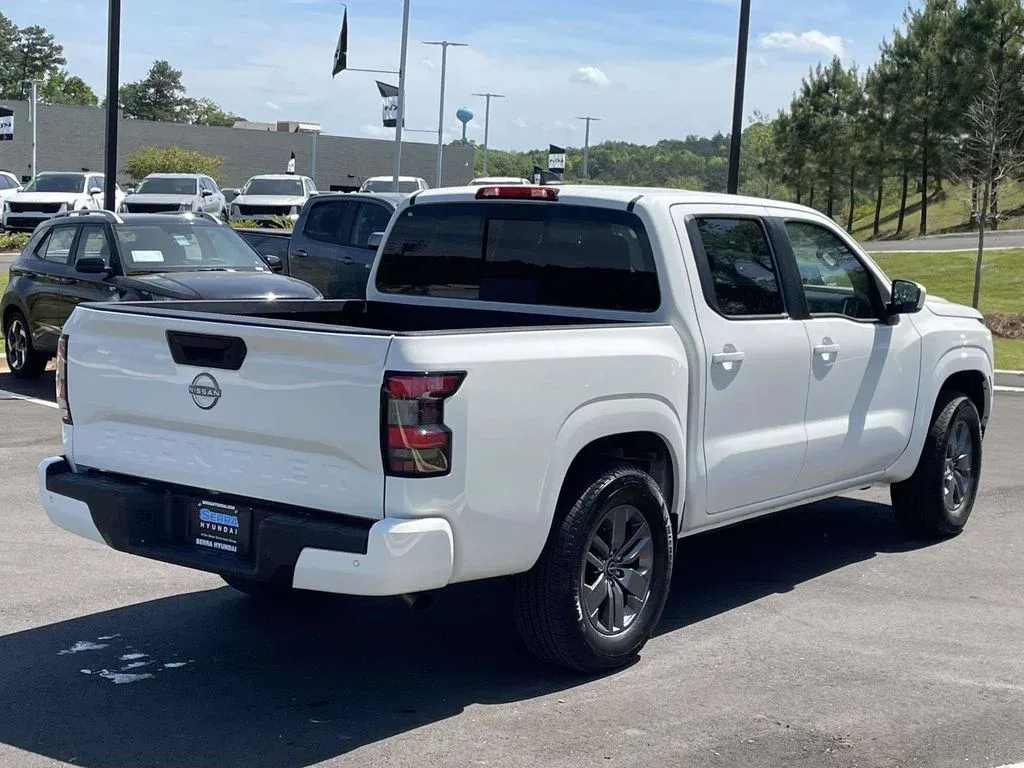 2026 Nissan Frontier SV thumbnail 3