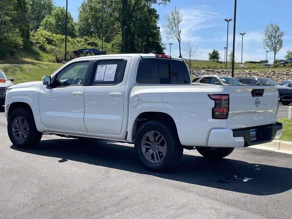 2026 Nissan Frontier SV thumbnail 5