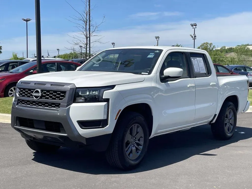 2026 Nissan Frontier SV thumbnail 7