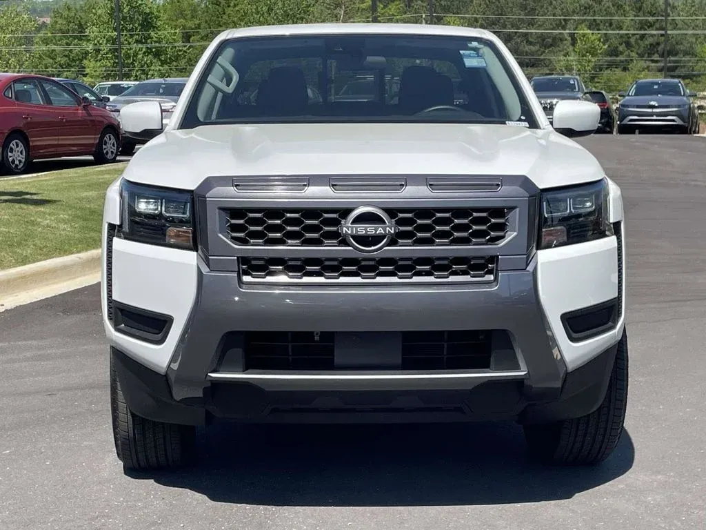 2026 Nissan Frontier SV thumbnail 8