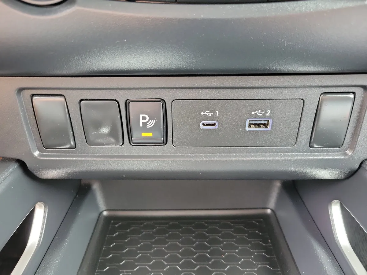 2026 Nissan Frontier SV thumbnail 11