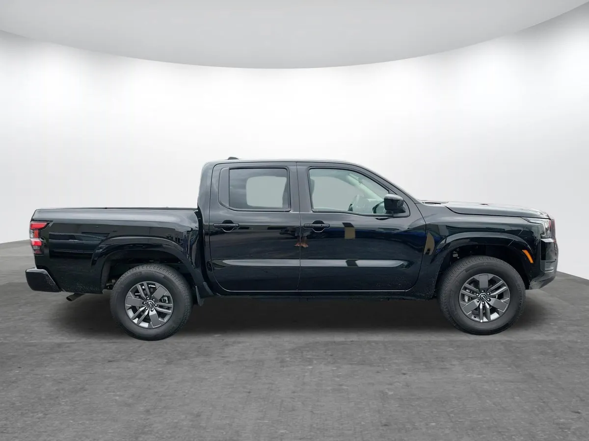 2026 Nissan Frontier SV thumbnail 2