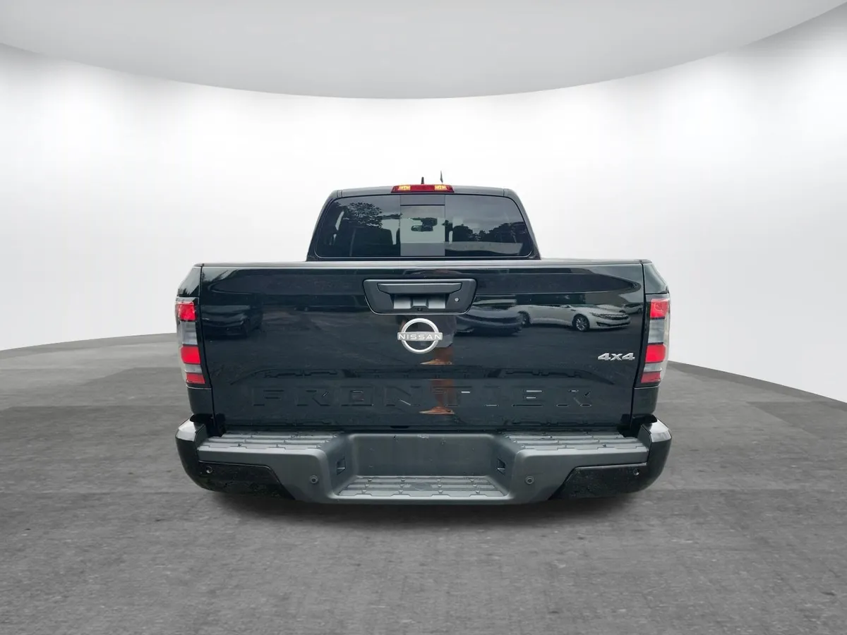 2026 Nissan Frontier SV thumbnail 24