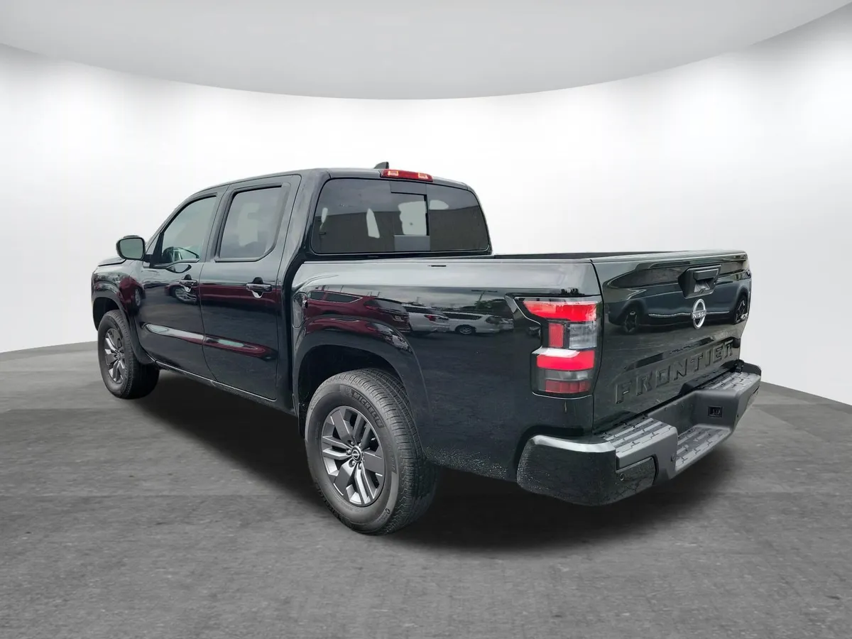 2026 Nissan Frontier SV thumbnail 25