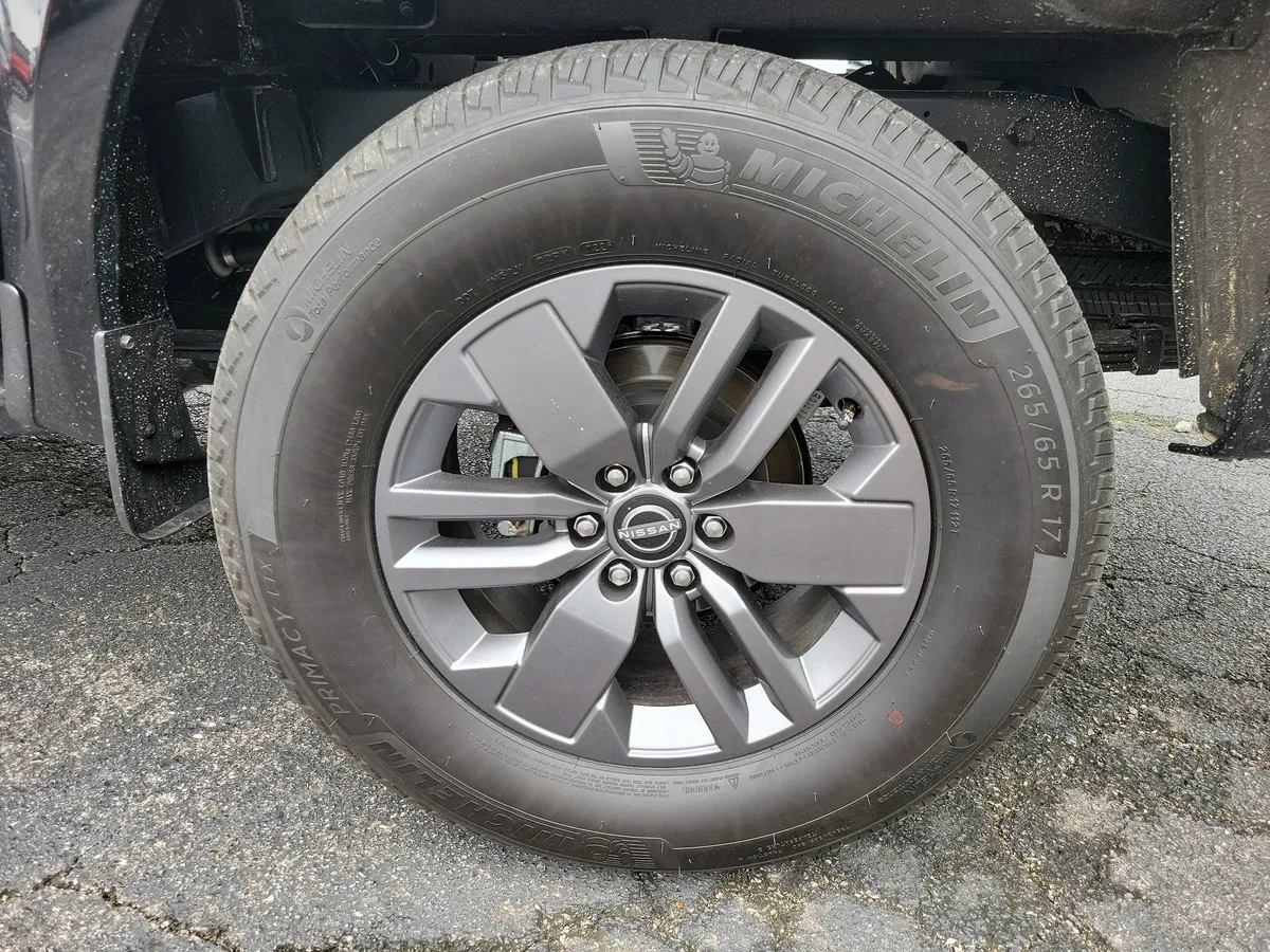 2026 Nissan Frontier SV thumbnail 26