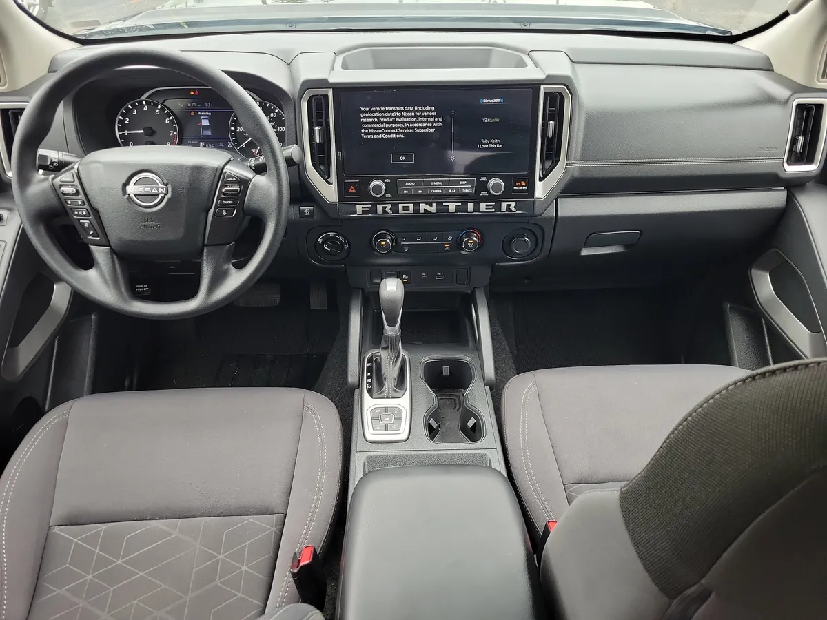 2026 Nissan Frontier SV thumbnail 9
