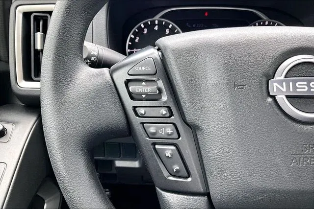 2026 Nissan Frontier SV thumbnail 10