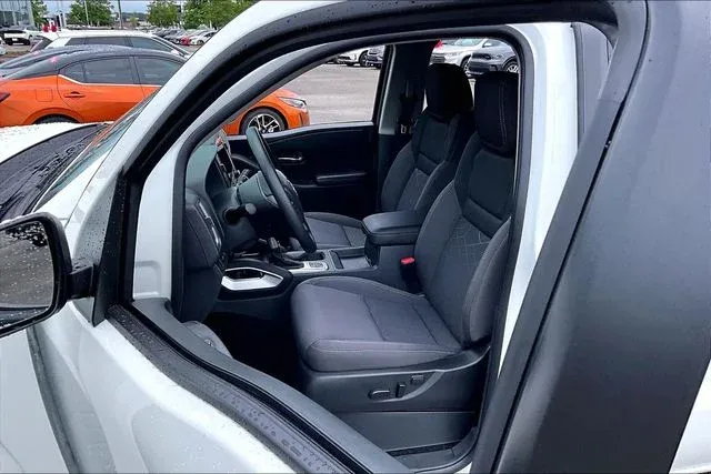 2026 Nissan Frontier SV thumbnail 18