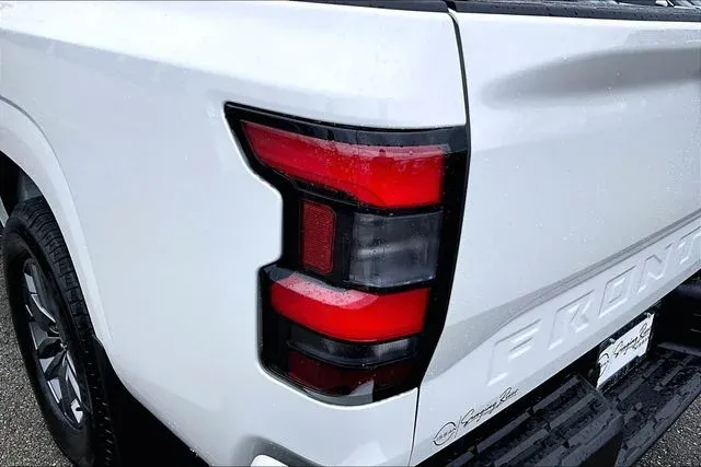 2026 Nissan Frontier SV thumbnail 20