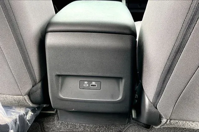 2026 Nissan Frontier SV thumbnail 24