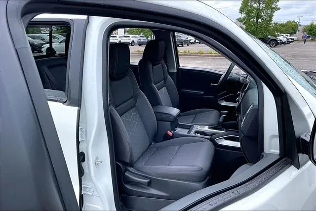 2026 Nissan Frontier SV thumbnail 27
