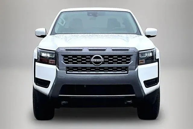2026 Nissan Frontier SV thumbnail 3