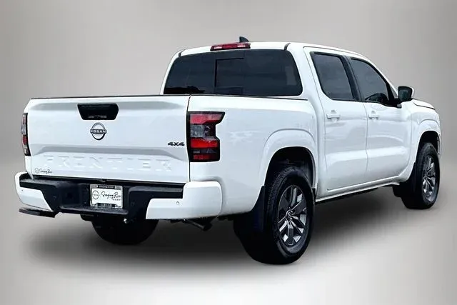 2026 Nissan Frontier SV thumbnail 5