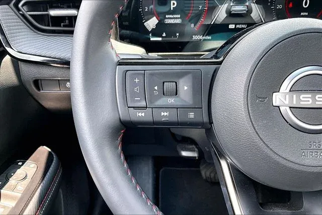 2026 Nissan Kicks SR thumbnail 10