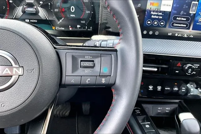 2026 Nissan Kicks SR thumbnail 11