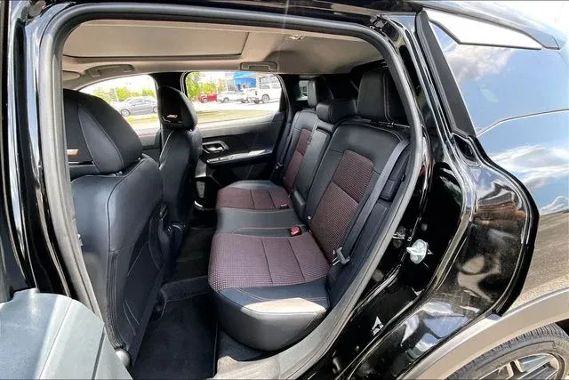 2026 Nissan Kicks SR thumbnail 19