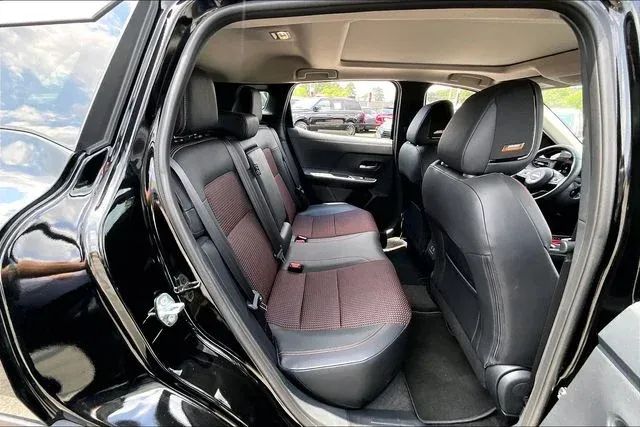 2026 Nissan Kicks SR thumbnail 22