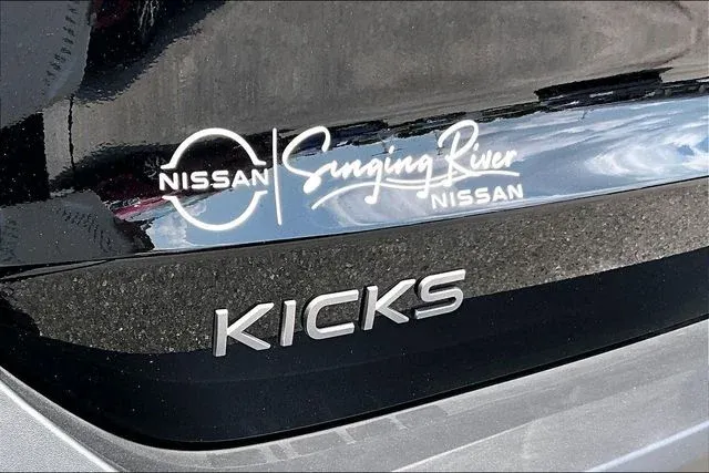 2026 Nissan Kicks SR thumbnail 25