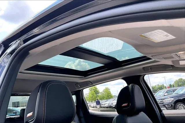 2026 Nissan Kicks SR thumbnail 26
