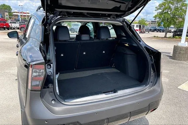2026 Nissan Kicks SR thumbnail 33