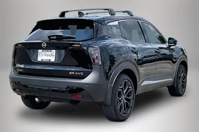 2026 Nissan Kicks SR thumbnail 5