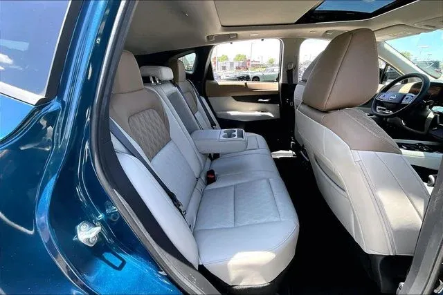 2026 Nissan Murano Platinum thumbnail 22