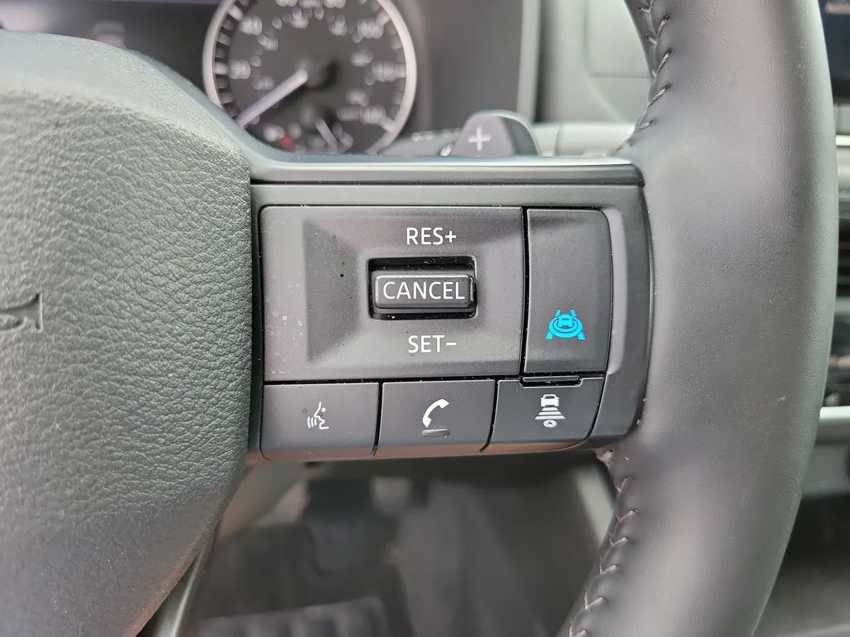 2026 Nissan Rogue Dark Armor thumbnail 22
